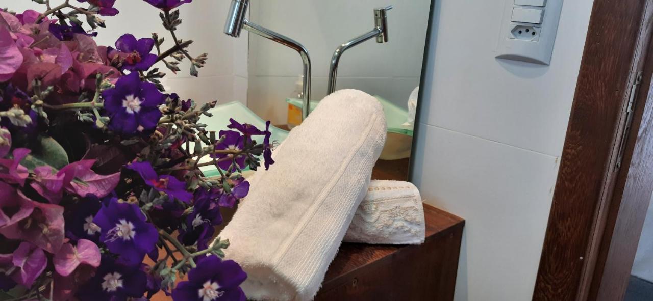 Pousada Suites Do Rosa Прайя-ду-Роза Екстериор снимка
